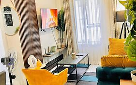 Classy 1 Bed In Midrand At 93 On New Estate